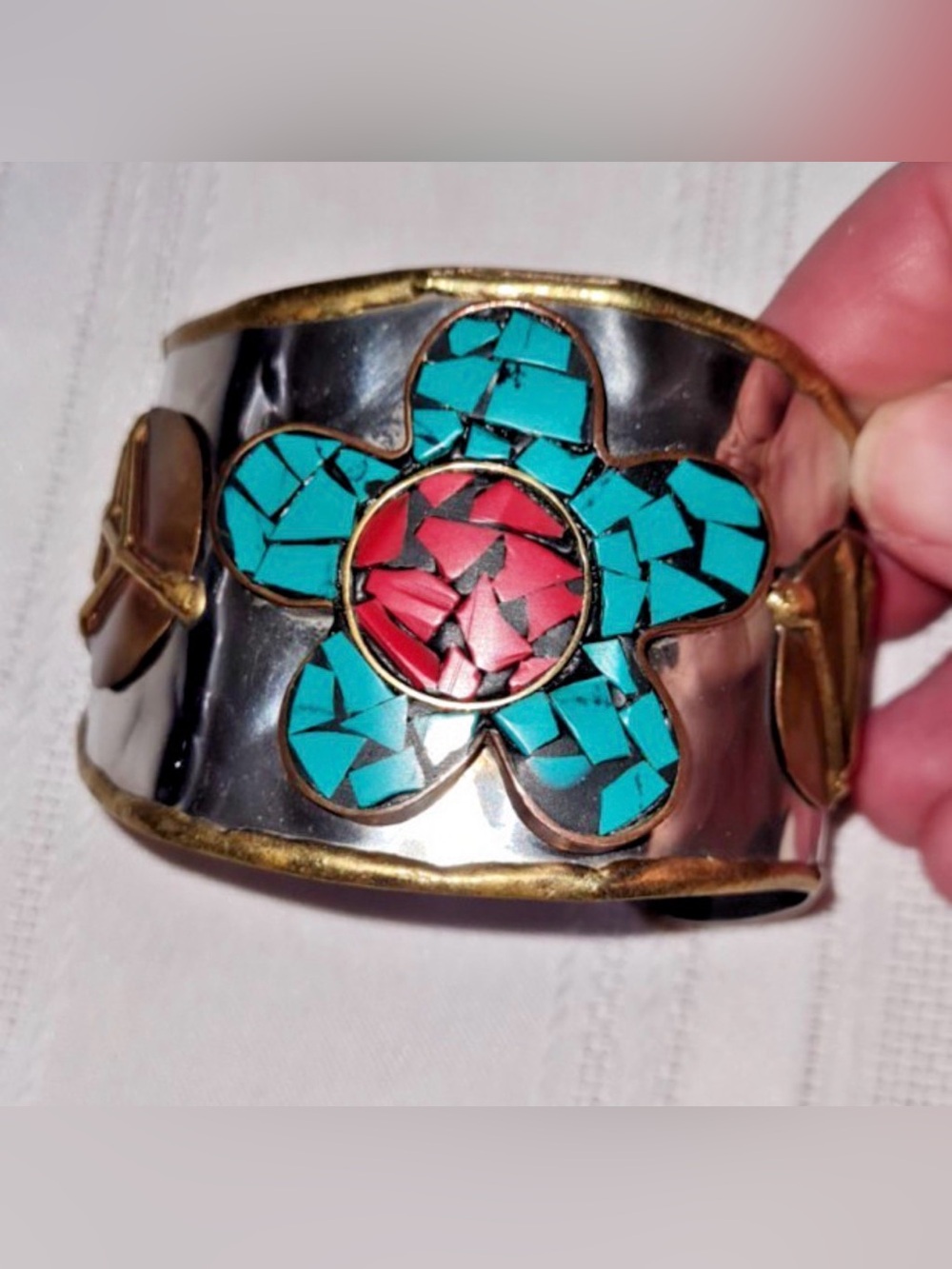 Southwest Style Turquoise Flower Brass Cuff Bracelet 2” EUC